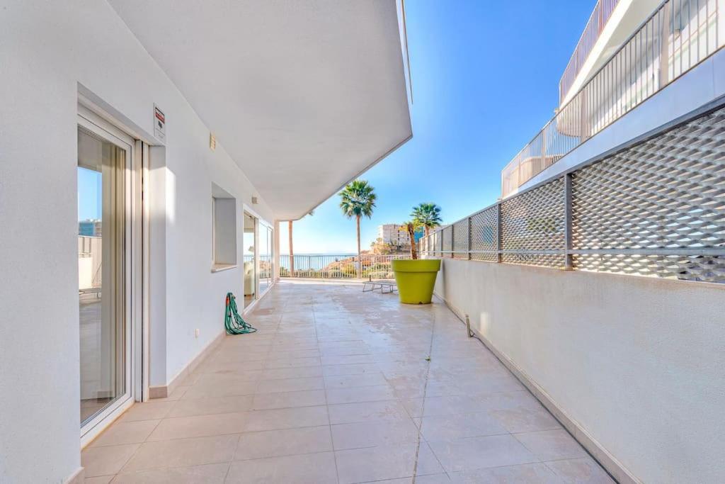 Ocean & Pool View 3-Bedroom Apt. Malaga Exterior photo